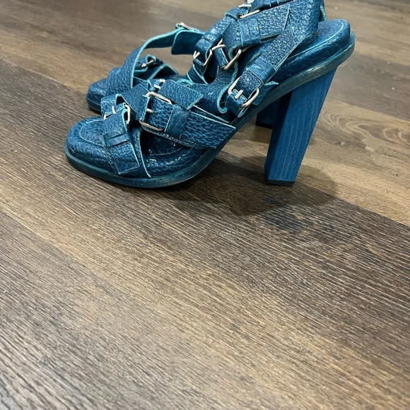 BALENCIAGA Leather Ankle Strap heels - Picture 6 of 8